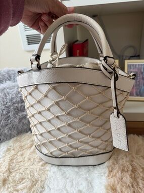 Sole Society Woven Net Bucket Bag – Cream & Tan | Summer Coastal Style
